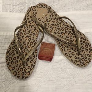 Havaianas leopard print